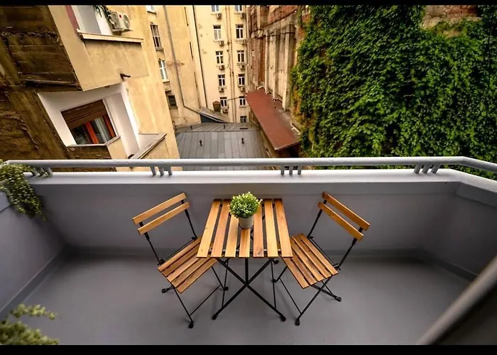 Fluidity - Refined 2Br Retreat In City Center